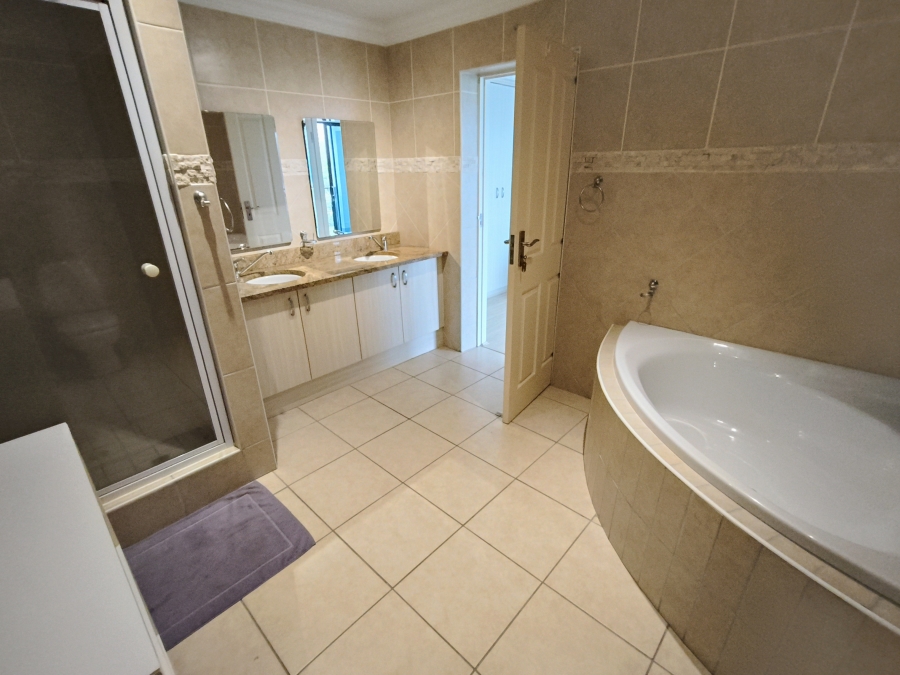 3 Bedroom Property for Sale in Ferreira Town Eastern Cape